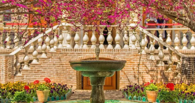 در مورد خانه مقدم تهران بیشتر بدانید.