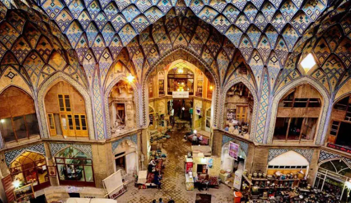 در مورد بازار قیصریه اصفهان بیشتر بدانید.